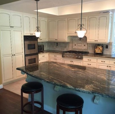 Kitchen Remodels - We have been successfully providing remodeling services in Orange County for over twelve years. Our seasoned staff is well trained in delivering the highest level of customer service in the industry. We pride ourselves on ensuring our customers have the best possible experience when working with us. No job is too big or too small for us. Often, small jobs turn into bigger jobs down the road as customers choose to work with us time and time again. Therefore, we do not take any job lightly. All of our customers get the same superior service, no matter the size of the project. Kitchen Remodels - We have been successfully providing remodeling services in Orange County for over twelve years. Our seasoned staff is well trained in delivering the highest level of customer service in the industry. We pride ourselves on ensuring our customers have the best possible experience when working with us. No job is too big or too small for us. Often, small jobs turn into bigger jobs down the road as customers choose to work with us time and time again. Therefore, we do not take any job lightly. All of our customers get the same superior service, no matter the size of the project.