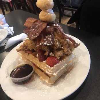 Maple Leaf Diner - American Near Me - Dallas, Texas Maple Leaf Diner - American Near Me - Dallas, Texas