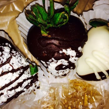 Gian Piero Bakery - Chocolate covered strawberries! $2.00 a piece - Bakeries Near Me - Astoria, New York Gian Piero Bakery - Chocolate covered strawberries! $2.00 a piece - Bakeries Near Me - Astoria, New York
