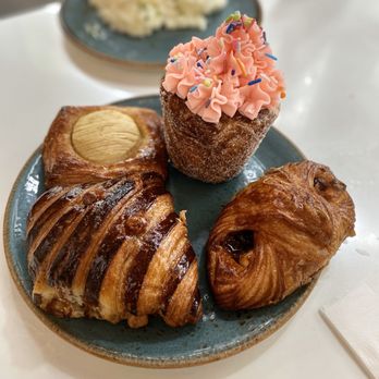 B Bistro + Bakery - Nutella Croissant Seasonal Cruffin Apple Tart Guava & Cheese Danish - Bakeries Near Me - Miami, Florida B Bistro + Bakery - Nutella Croissant Seasonal Cruffin Apple Tart Guava & Cheese Danish - Bakeries Near Me - Miami, Florida