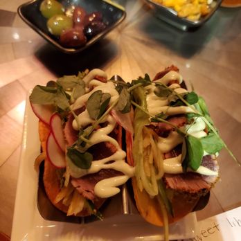 MO Bar + Lounge - Tacos tuna - Lounges Near Me - Miami, Florida MO Bar + Lounge - Tacos tuna - Lounges Near Me - Miami, Florida
