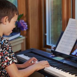 Musication - Piano lessons virtual