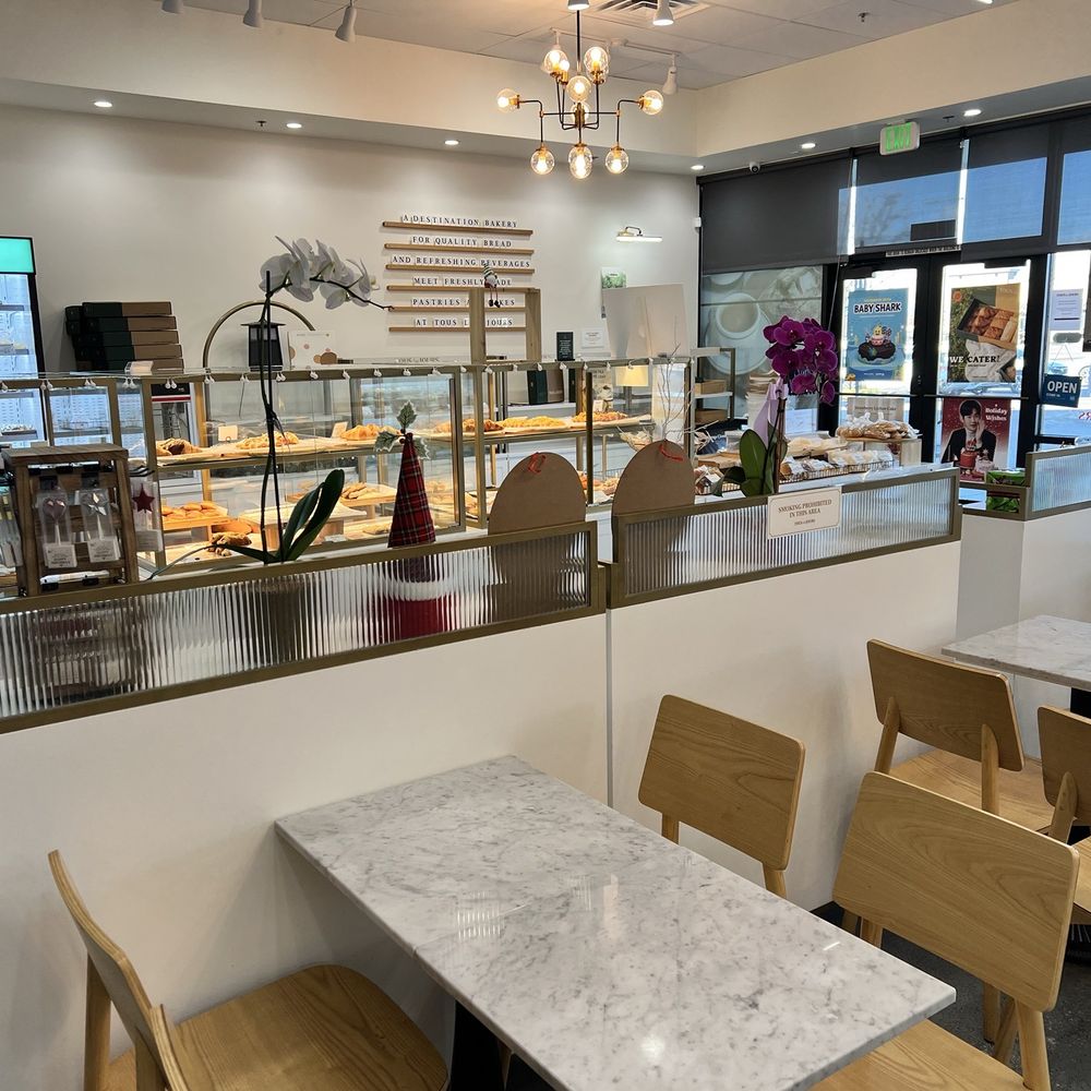 Tous Les Jours - Inside - Coffee & Tea Near Me - Thornton, Colorado Tous Les Jours - Inside - Coffee & Tea Near Me - Thornton, Colorado