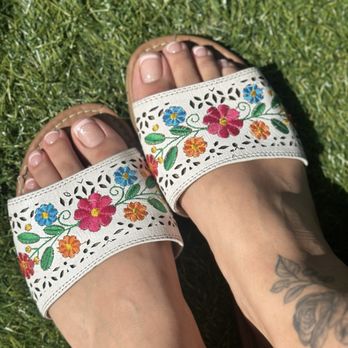 Nail Ria - Sparkly pink frenchie gel pedicure - Nail Salons Near Me - Los Angeles, California Nail Ria - Sparkly pink frenchie gel pedicure - Nail Salons Near Me - Los Angeles, California