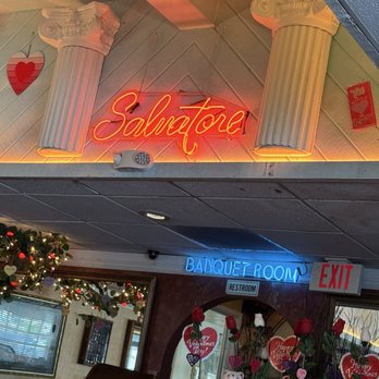 Salvatore Italian Restaurant - Banquet Room available - Pizza Near Me - Montebello, California