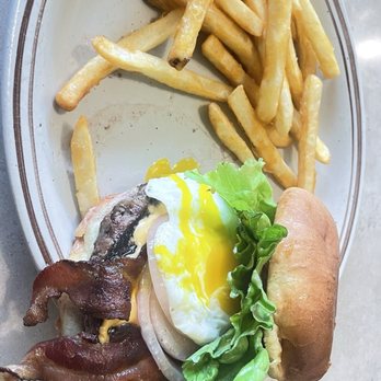 Townee Square Restaurant - Sunny-Side Burger! OMG it's Good!!!!! - American Near Me - Libertyville, Illinois Townee Square Restaurant - Sunny-Side Burger! OMG it's Good!!!!! - American Near Me - Libertyville, Illinois