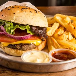 La Sala Bar - Excelentes hamburguesas caseras con birra artesanal !