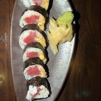 LoLa 41 - Spicy Tuna Roll - Sushi Bars Near Me - Naples, Florida