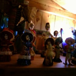Casa Mesa Imports - Skeleton family