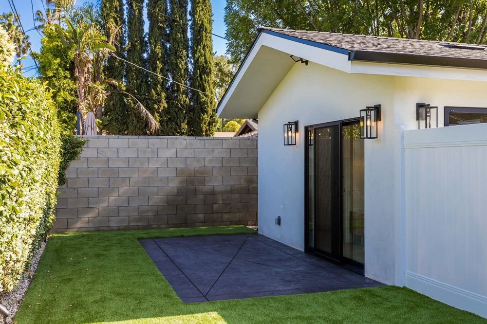 Slide of Platinum Home Builders & Design