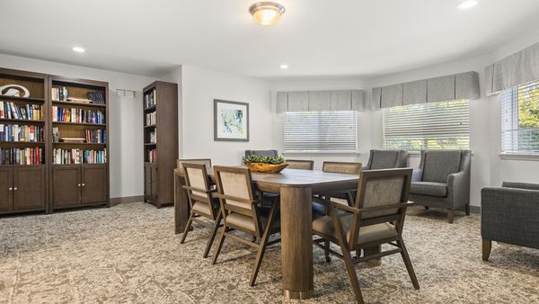 Holiday Redbud Hills