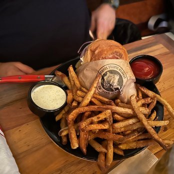 Von's 1000Spirits - Seattle Classic Burger - New American Near Me - Seattle, Washington Von's 1000Spirits - Seattle Classic Burger - New American Near Me - Seattle, Washington