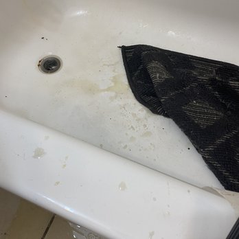 Design Place Apartments - The rug was soaked and as you can see with dirty water - Apartments Near Me - Miami, Florida Design Place Apartments - The rug was soaked and as you can see with dirty water - Apartments Near Me - Miami, Florida