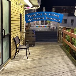 R&R’s Playland Arcade - Boardwalk signage