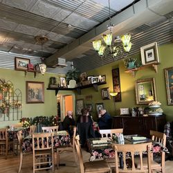 Garden Gate Tea Room - Adorable interior