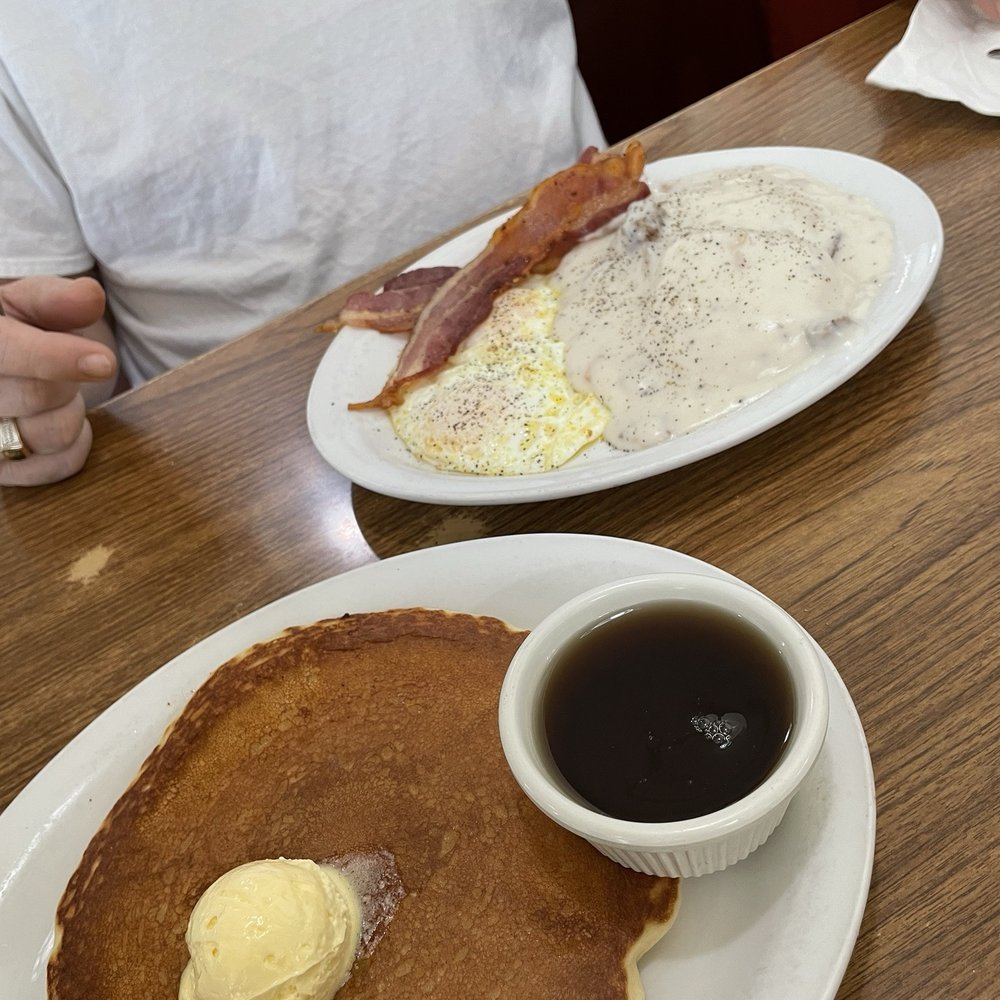 Cindy's Restaurant - Pancake Biscuits and Gravy Bacon and Scrambled eggs - Mexican Near Me - Turlock, California