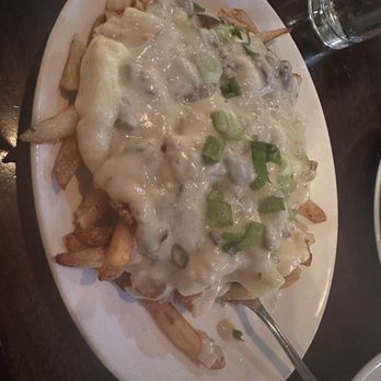 Tavern 23 - Crispy Chicken Poutine - American Near Me - Minneapolis, Minnesota