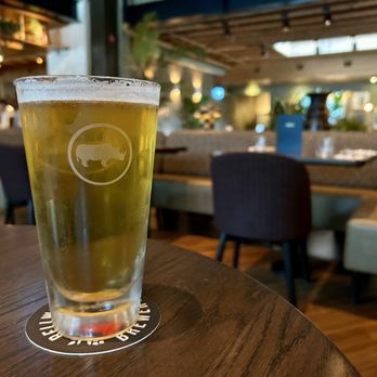 Earls Kitchen + Bar - Breakfast & Brunch Near Me - Toronto, Ontario