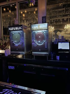 Republic Garden & Lounge by null