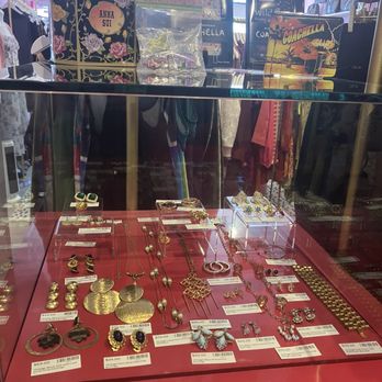 Harper 67 - Overpriced jewelry - Used, Vintage & Consignment Near Me - San Francisco, California Harper 67 - Overpriced jewelry - Used, Vintage & Consignment Near Me - San Francisco, California