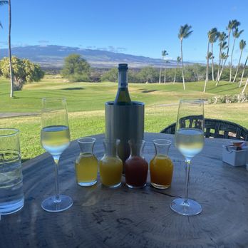 Mauka Bar and Grill - Mimosa flight - Cocktail Bars Near Me - Kamuela, Hawaii