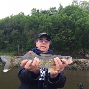 Dubuque Fishing Guide Service - Fishing Near Me - Dubuque, Iowa