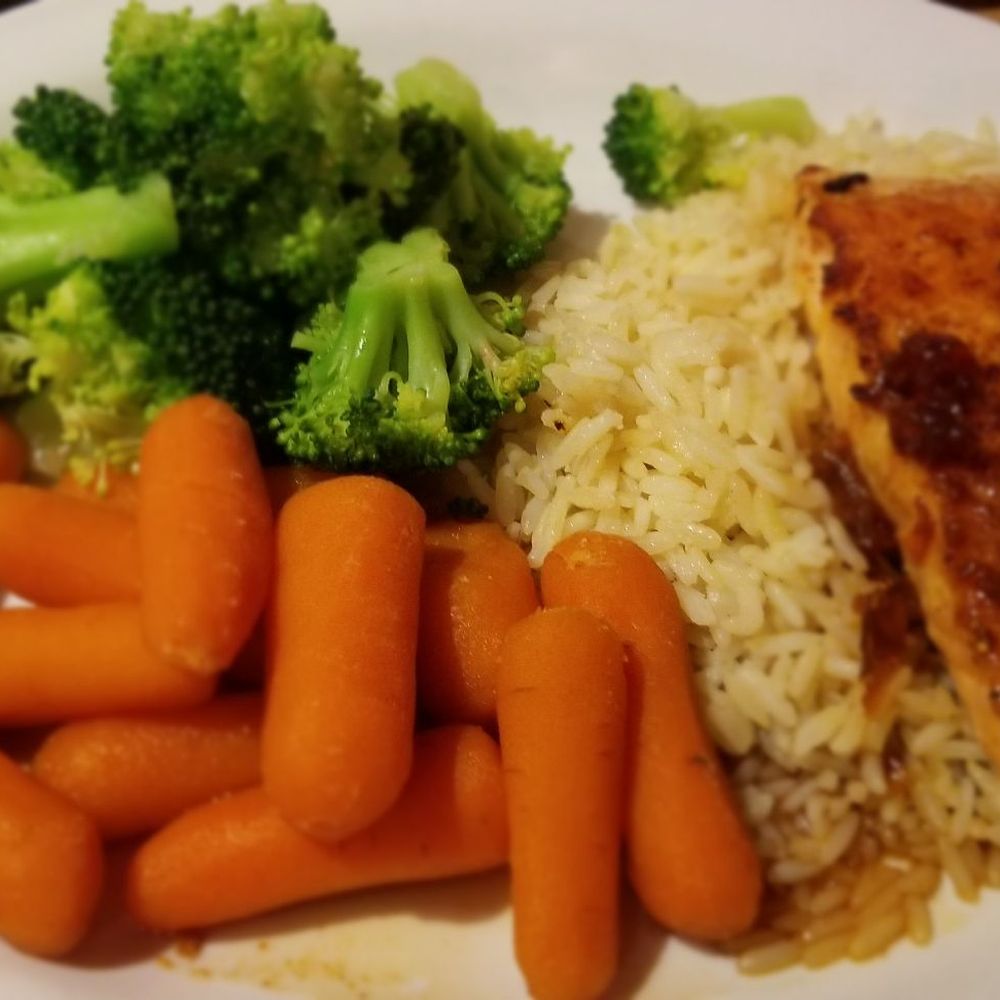 Cheddar's Scratch Kitchen - Salmon with steamed broccoli & glazed carrots (lighter portion, slightly smaller than the dinner portion) - Comfort Food Near Me - Florence, Kentucky Cheddar's Scratch Kitchen - Salmon with steamed broccoli & glazed carrots (lighter portion, slightly smaller than the dinner portion) - Comfort Food Near Me - Florence, Kentucky