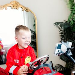 Giggles & Glam Kids Hair Salon