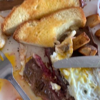 Madres Brunch - Steak was extremely raw to a point of un chewable. - Breakfast & Brunch Near Me - Bellflower, California