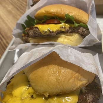 Shake Shack Bridgewater - Burgers Near Me - Bridgewater, New Jersey
