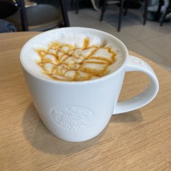 Starbucks - Caramel Macchiato - for here!