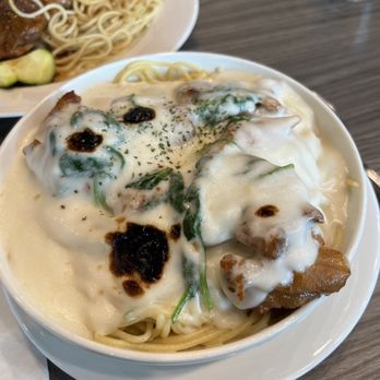 389 Cozy - cream of spinach chicken casserole - Steakhouses Near Me - Toronto, Ontario