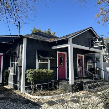 Amici Hair Studio - Hair Salons Near Me - San Antonio, Texas Amici Hair Studio - Hair Salons Near Me - San Antonio, Texas