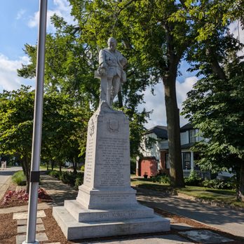 Port Dalhousie Cenotaph - Port Dalhousie Cenotaph, St. Catharines ON - Public Art Near Me - St. Catharines, Ontario Port Dalhousie Cenotaph - Port Dalhousie Cenotaph, St. Catharines ON - Public Art Near Me - St. Catharines, Ontario