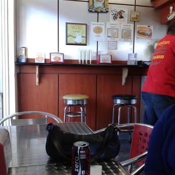 Manhattan Pizza Place - View from our table. - Pizza Near Me - Hialeah, Florida