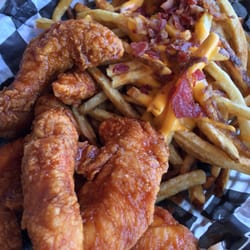 Outlanders Southern Chicken - Five fingers with loaded fries