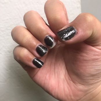 Le's Nail Studio - Not even 24 hours later - Nail Salons Near Me - Kaneohe, Hawaii
