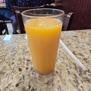 Sidewalk Cafe - Orange punch- They said it was fresh squeezed but it wasn't - Cafes Near Me - Denton, Texas