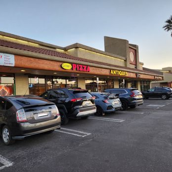 Gino's Pizza - Storefront - Pizza Near Me - Pismo Beach, California