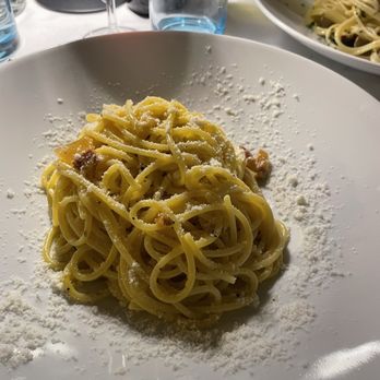 Gambero Rosso - Spaghetti carbonara! - Italian Near Me - Civitavecchia, RM