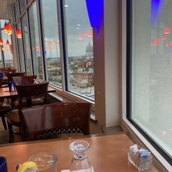 Sapphires Restaurant & Lounge - Very kind wait staff