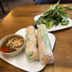 Yummy Pho & Bo Ne - Spring rolls