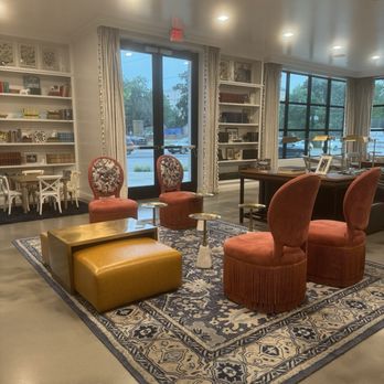 Colton House - Lobby - Hotels Near Me - Austin, Texas