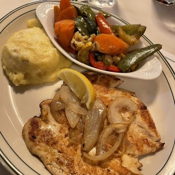 Versailles - Cuban Near Me - Miami, Florida