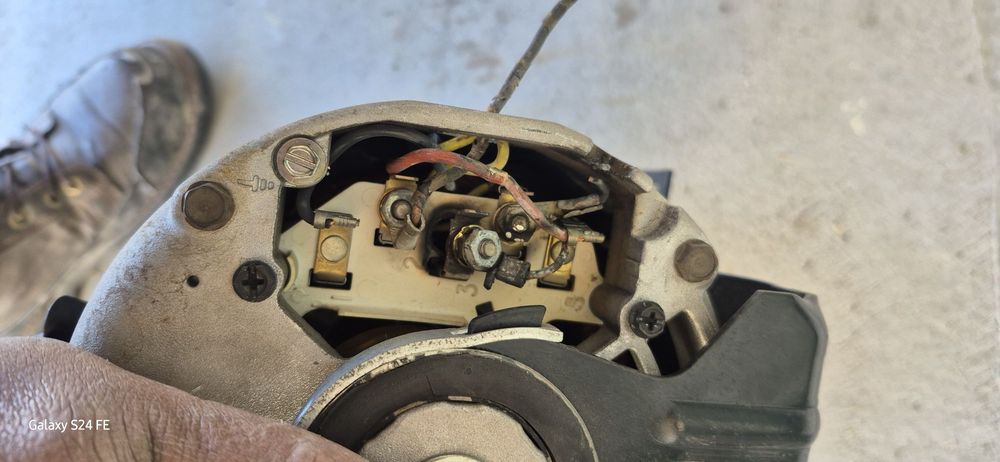 Chiles y Milagros Logo