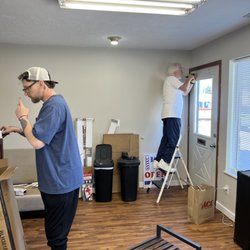 Split Ends A Seaside Barbershop - Under construction