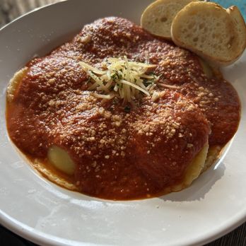 The Shaker & Vine - Spinach and Cheese Ravioli - Wine Bars Near Me - Schenectady, New York