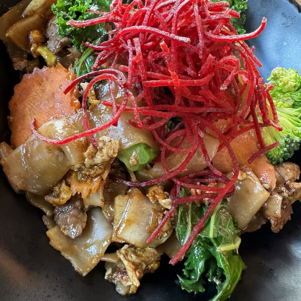 Spice Season - Pad See U - Asian Fusion Near Me - Studio City, California Spice Season - Pad See U - Asian Fusion Near Me - Studio City, California