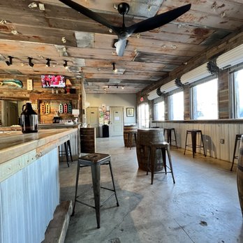 Eastpoint Beer Company  - Breweries Near Me - Eastpoint, Florida