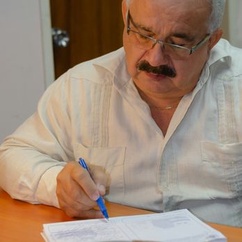 Smart Signa - A client is singing the paperwork. - Notaries Near Me - Las Vegas, Nevada Smart Signa - A client is singing the paperwork. - Notaries Near Me - Las Vegas, Nevada